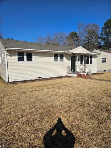 805 Redstart Avenue, Chesapeake, VA 23324