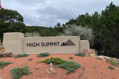 1071 S Summit Ridge, Santa Fe, NM 87501