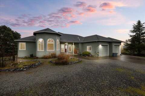 987 Pelton Lane, Gold Hill, OR 97525