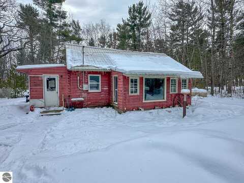 26144 Pine Street, Beaver Island, MI 49782