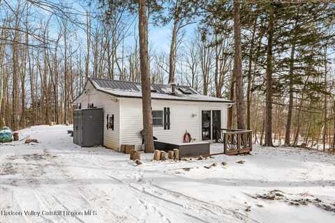 6586 Route 23a, Tannersville, NY 12485