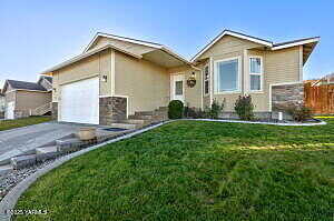 Terry, SELAH, WA 98942