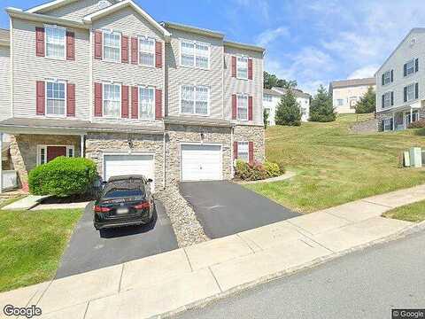 Maple Crest, YORK, PA 17406