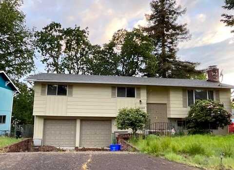 Petite, GLADSTONE, OR 97027