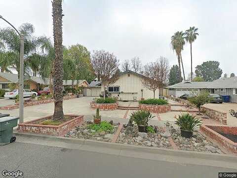 Hoytt, RIVERSIDE, CA 92504