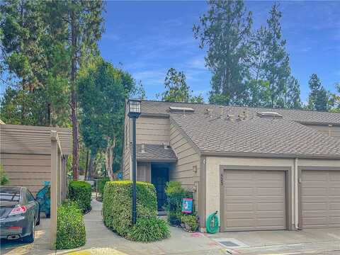 Blue Water Ln, Fullerton, CA 92831