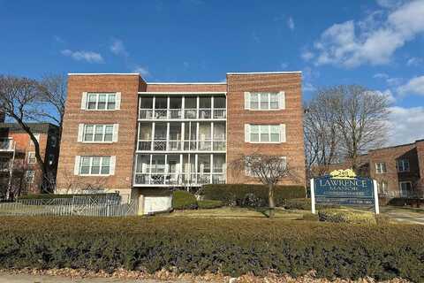 Central Avenue Unit 2K, Lawrence, NY 11559