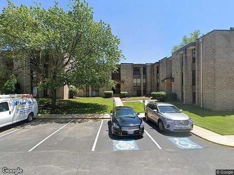 Huntley Square Dr, Temple Hills, MD 20748