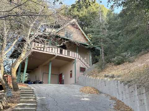 Chateau, CRESTLINE, CA 92325