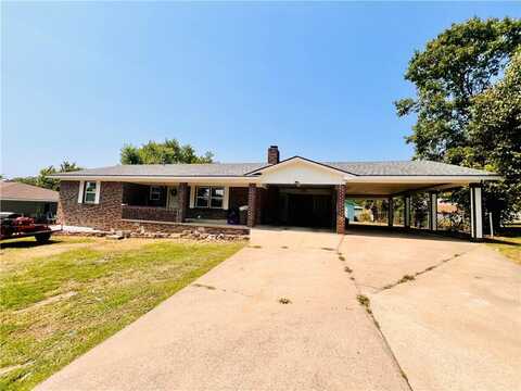 1206 Spruce AVE, Berryville, AR 72616