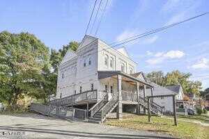 9 Grove St, Adams, MA 01220