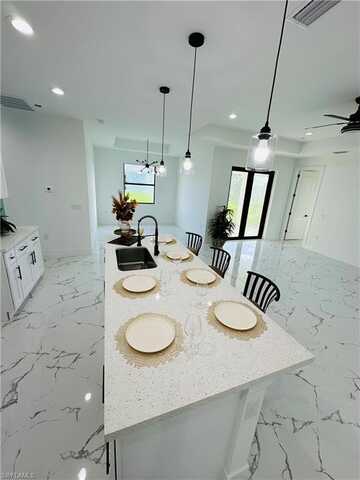 733 Knox, LEHIGH ACRES, FL 33974