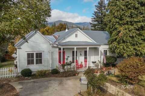 65 Court St, Weaverville, CA 96093