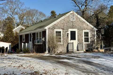 8 Coach House Lane, South Dennis, MA 02660