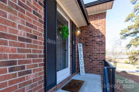 911 Wimbledon Place, High Point, NC 27262