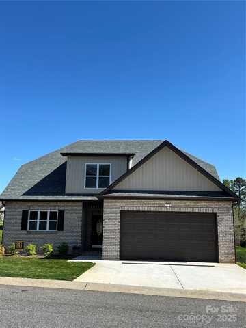 1057 12th Avenue Drive NW, Hickory, NC 28601
