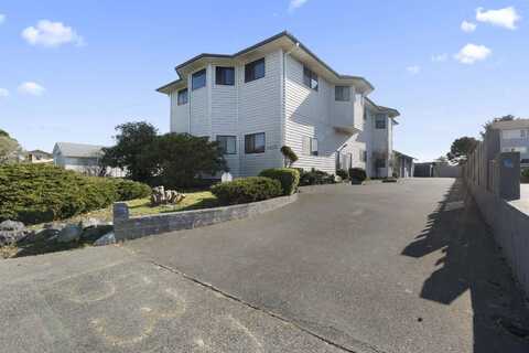 1533 Pacific, Crescent City, CA 95531