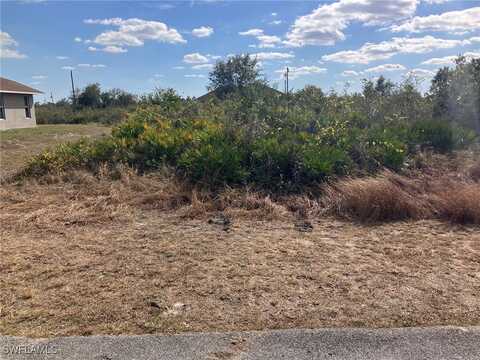 2817 72nd Street W, Lehigh Acres, FL 33971