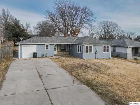 4212 A Street, Omaha, NE 68105