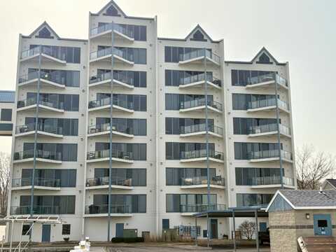 2964 Lakeshore Drive, Muskegon, MI 49441
