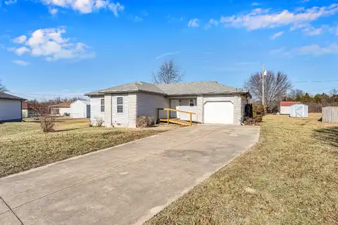 651 Travis Street, Marshfield, MO 65706