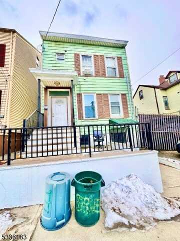 32 Erie St, Paterson, NJ 07524