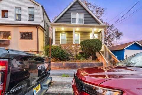 7 Spruce St, Passaic, NJ 07055