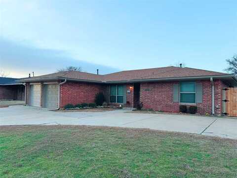 5501 NW Alan A Dale Ln, Lawton, OK 73505