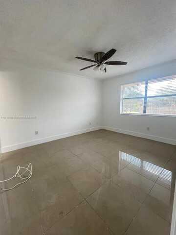 2615 W 67th Pl, Hialeah, FL 33016