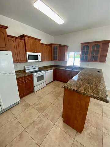 2485 W 5th Ct, Hialeah, FL 33010