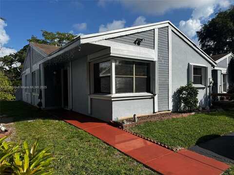 7881 NW 41st Ct, Sunrise, FL 33351