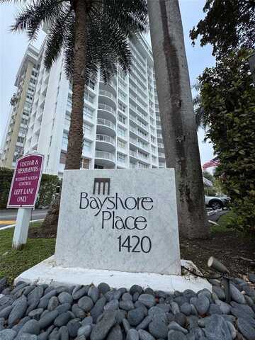 1420 Brickell Bay Dr, Miami, FL 33131