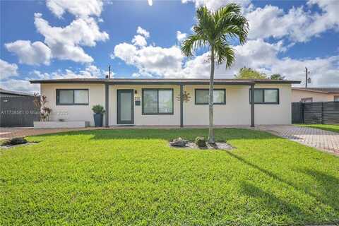210 NW 40th St, Deerfield Beach, FL 33064