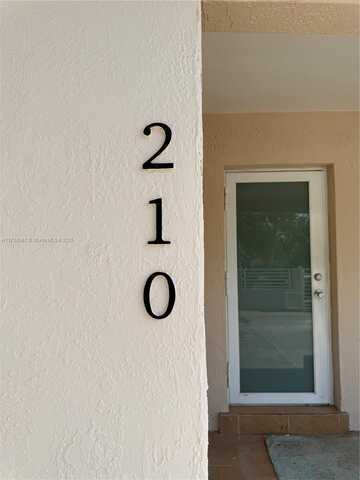 210 NE 44th St, Miami, FL 33137