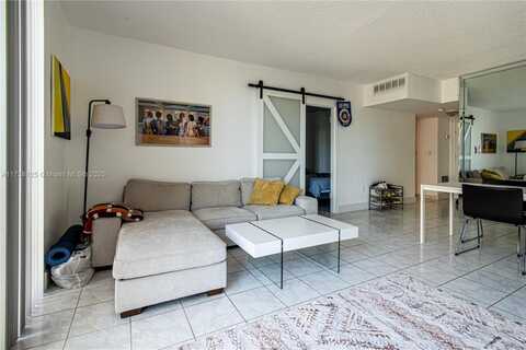 800 West Ave, Miami Beach, FL 33139