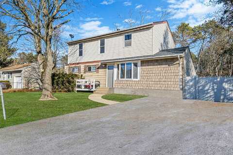 823 Walker Avenue, Bellport, NY 11713