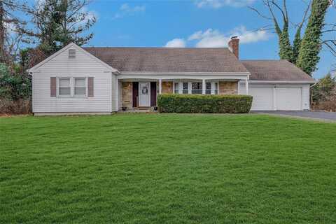 4 Thornwood Circle, Setauket, NY 11733