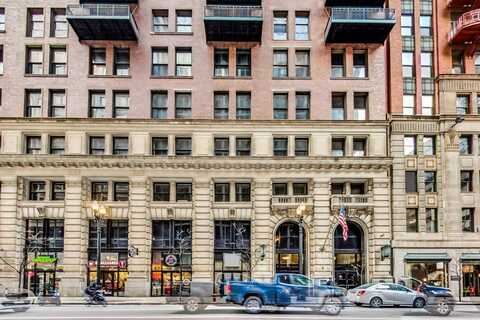 212 W washington Street, Chicago, IL 60606