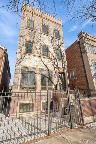 1214 W Fletcher Street, Chicago, IL 60657