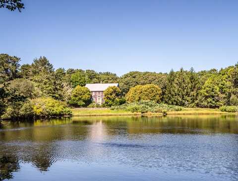 15 Jernegan Pond Road, Edgartown, MA 02539