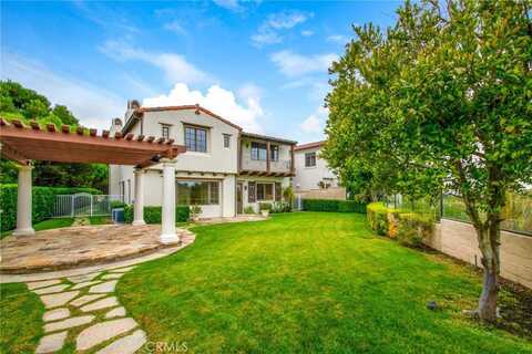 28 Sandy Cv, Newport Coast, CA 92657