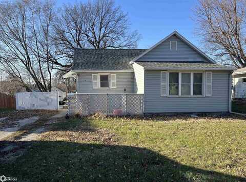 114 S West Street, Carroll, IA 51401