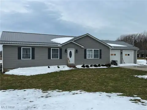 21 Lake Park Drive, Conneaut, OH 44030