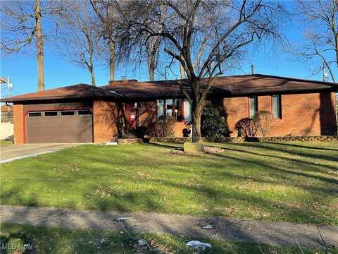 1114 Birchtree Street, Louisville, OH 44641