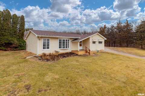 3736 Nobis Drive, Davenport, IA 52802