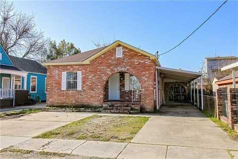 9026 APPLE Street, New Orleans, LA 70118