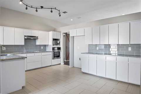 2001 Diamond Ridge Drive, Carrollton, TX 75010