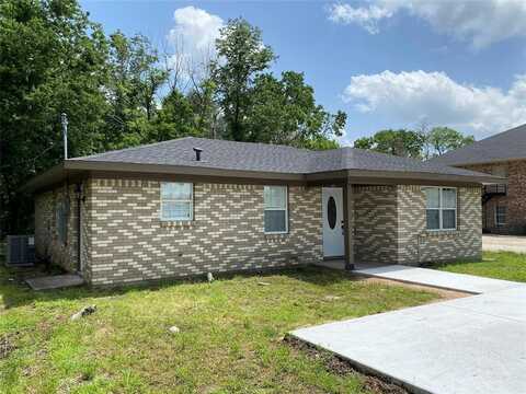 305 W 3rd Street, Blooming Grove, TX 76626