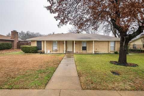 121 Connie Drive, DeSoto, TX 75115