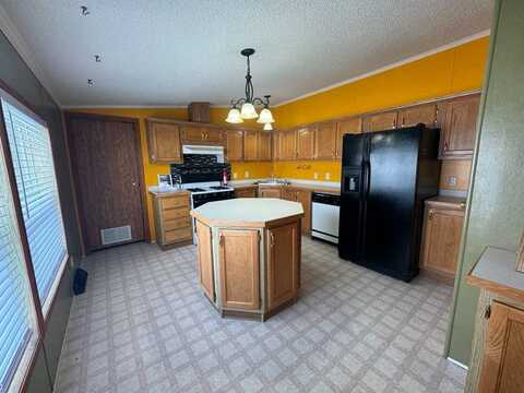 9192 Canyon Trail Drive, Newport, MI 48166